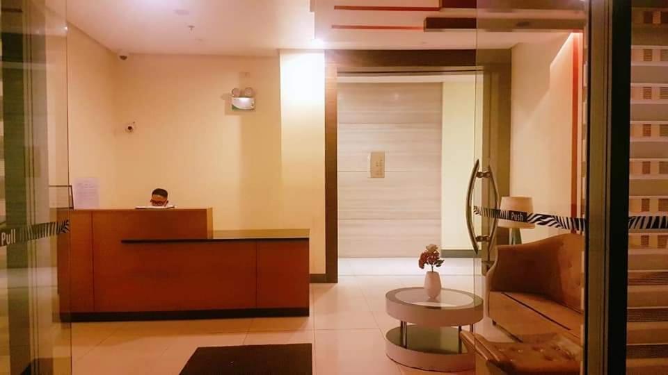 One Palm Tree Villas Condo Across Naia Terminal 3 Manila Eksteriør bilde
